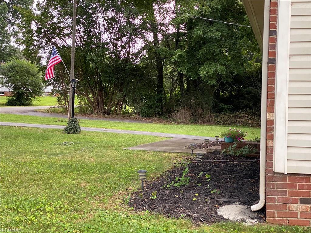 109 Sunset Drive King, NC 27021 - Photo 32 of 36