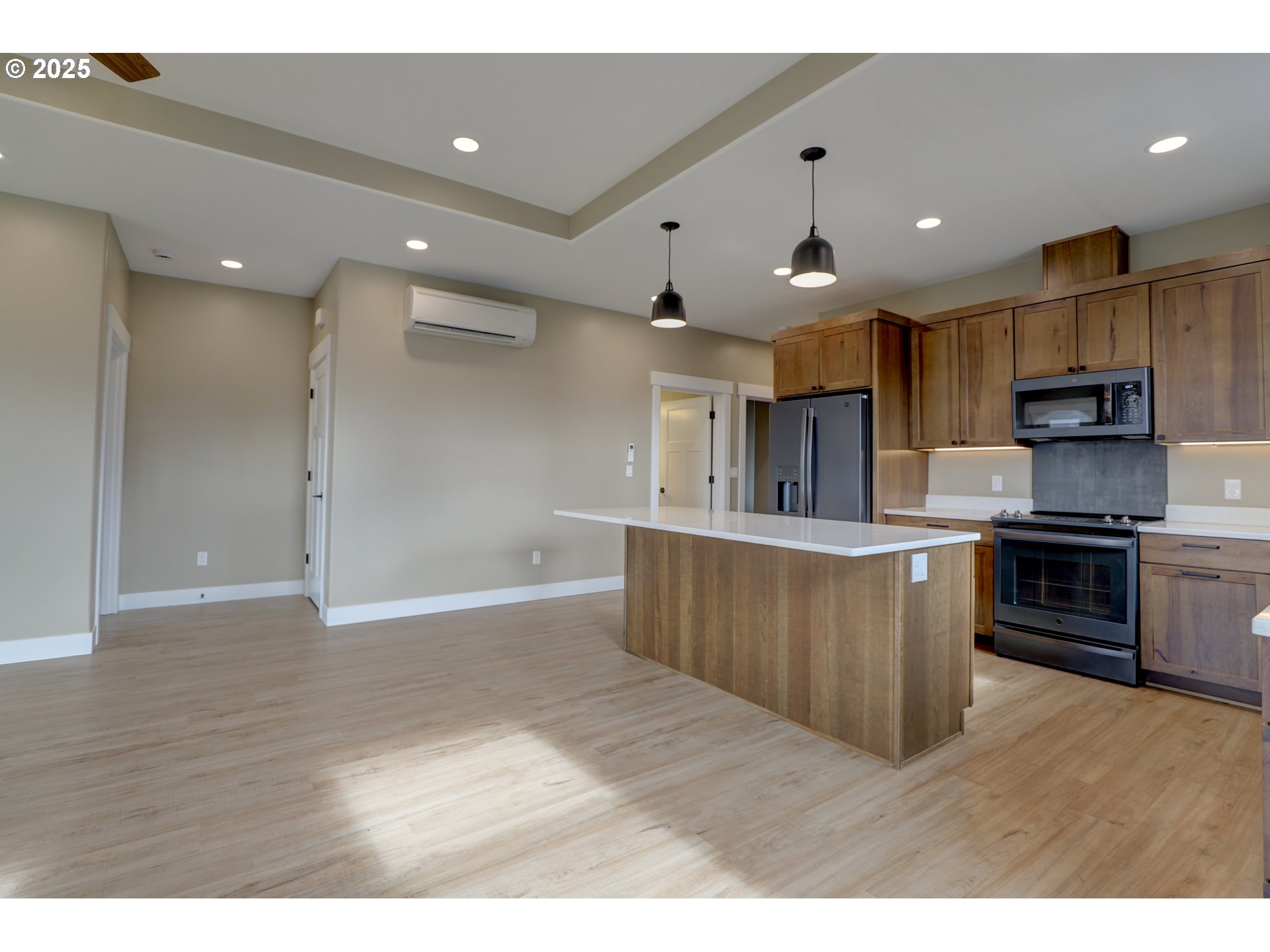 210 Johnston Street Dufur, OR 97021 - Photo 3 of 24 Gallery Image 3