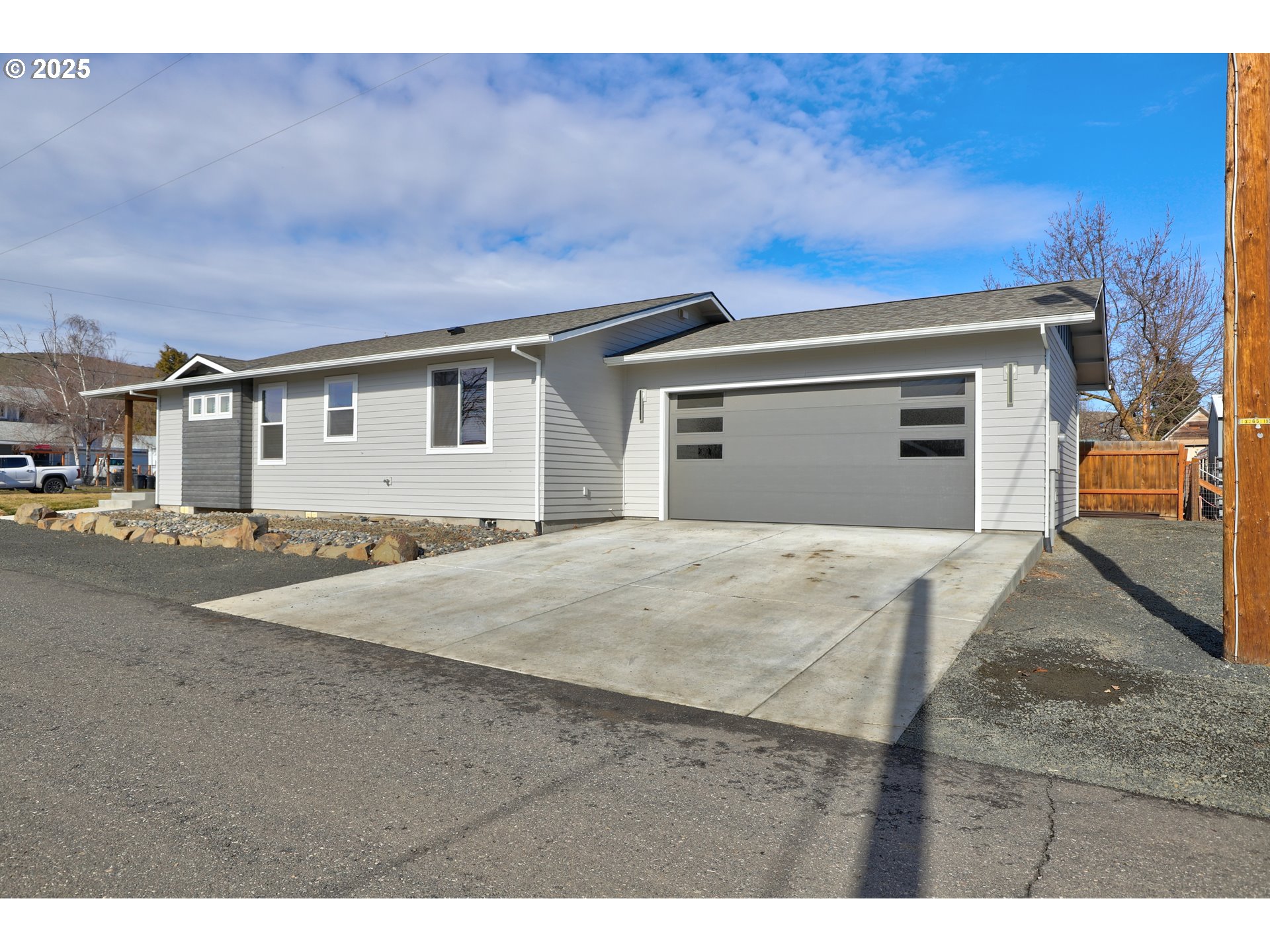 210 Johnston Street Dufur, OR 97021 - Photo 8 of 24 Gallery Image 8