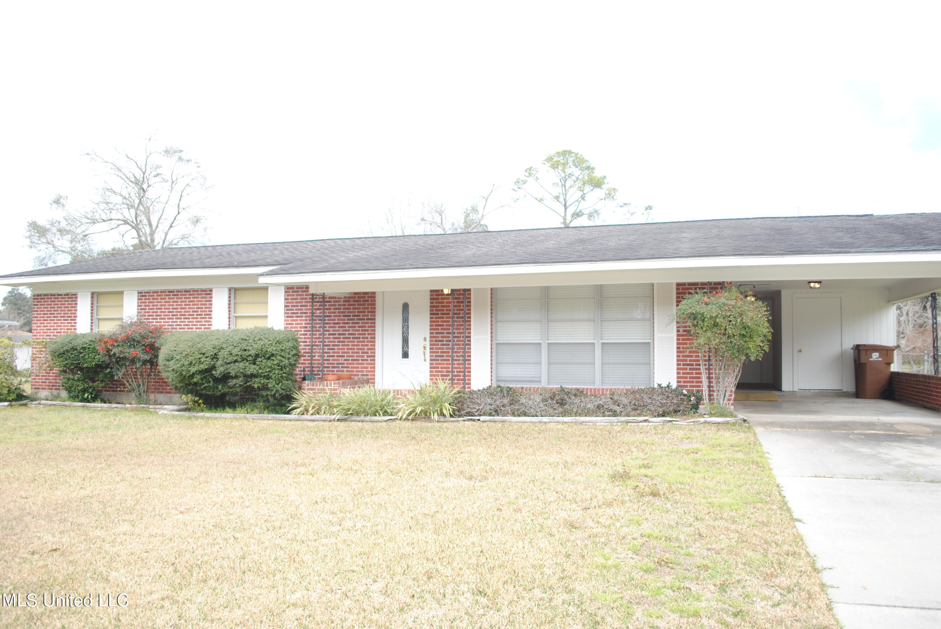 2478 Carter Road Biloxi, MS 39531 - Photo 1 of 27 DSC_4857