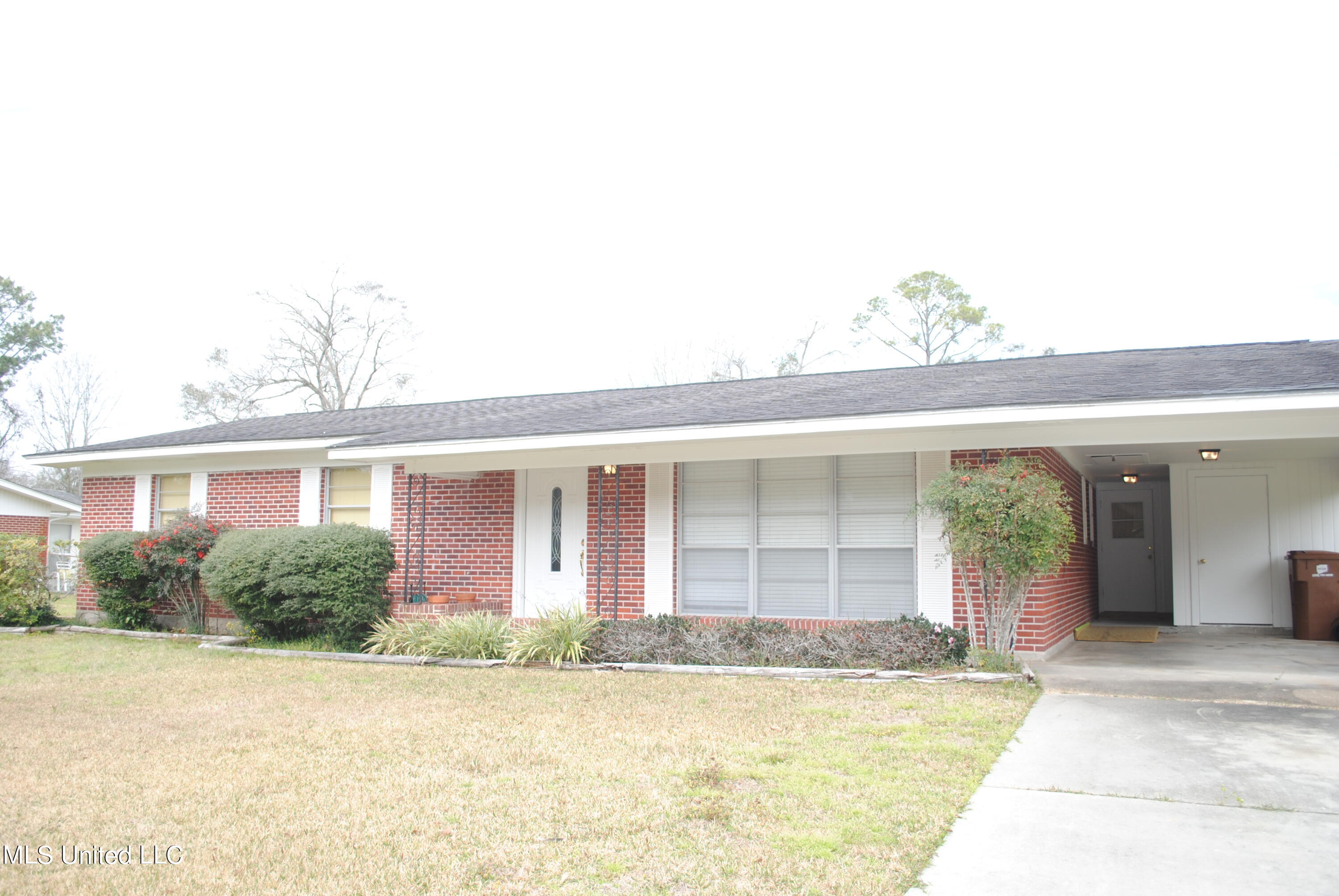 2478 Carter Road Biloxi, MS 39531 - Photo 4 of 27 DSC_4858