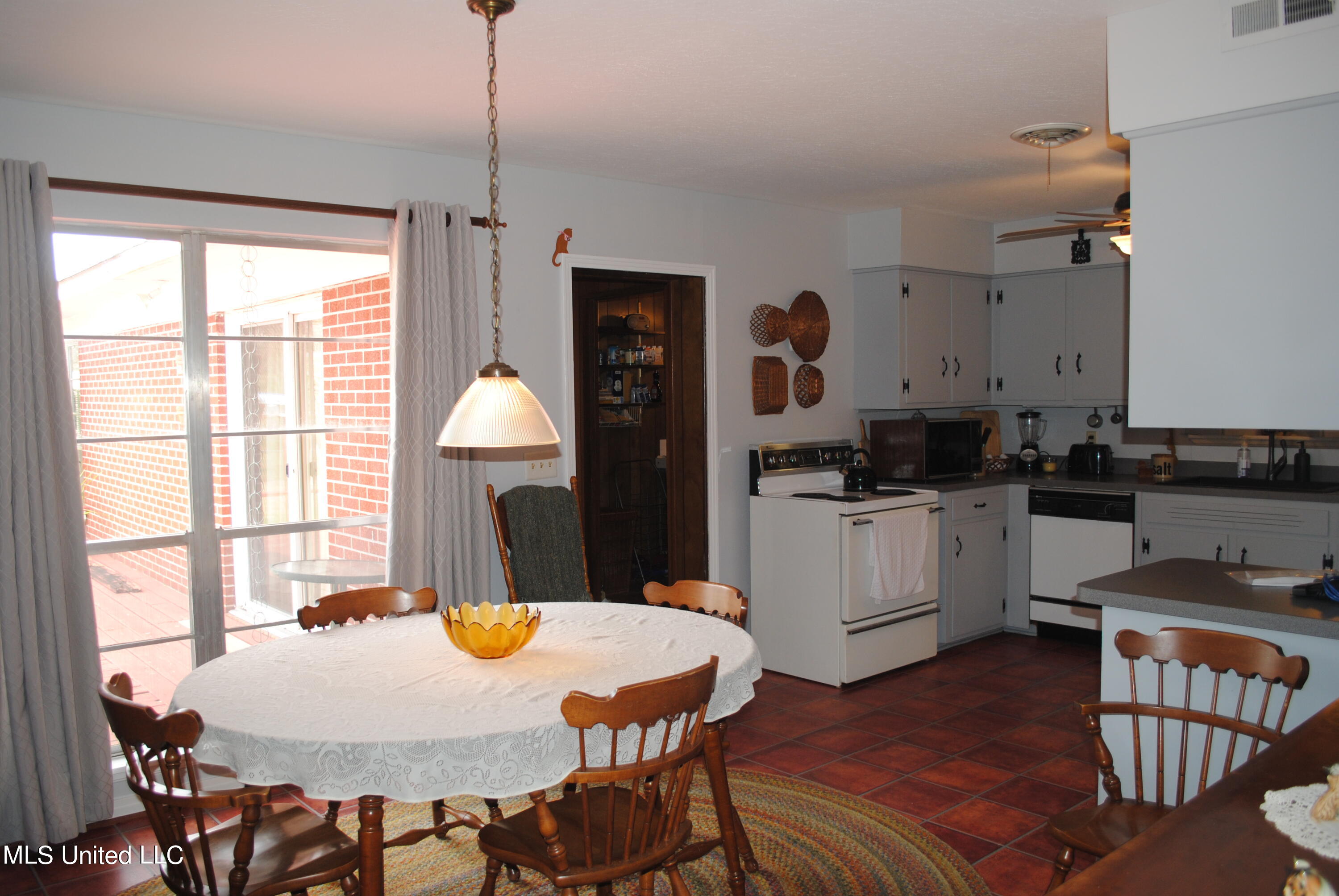 2478 Carter Road Biloxi, MS 39531 - Photo 7 of 27 DSC_4861
