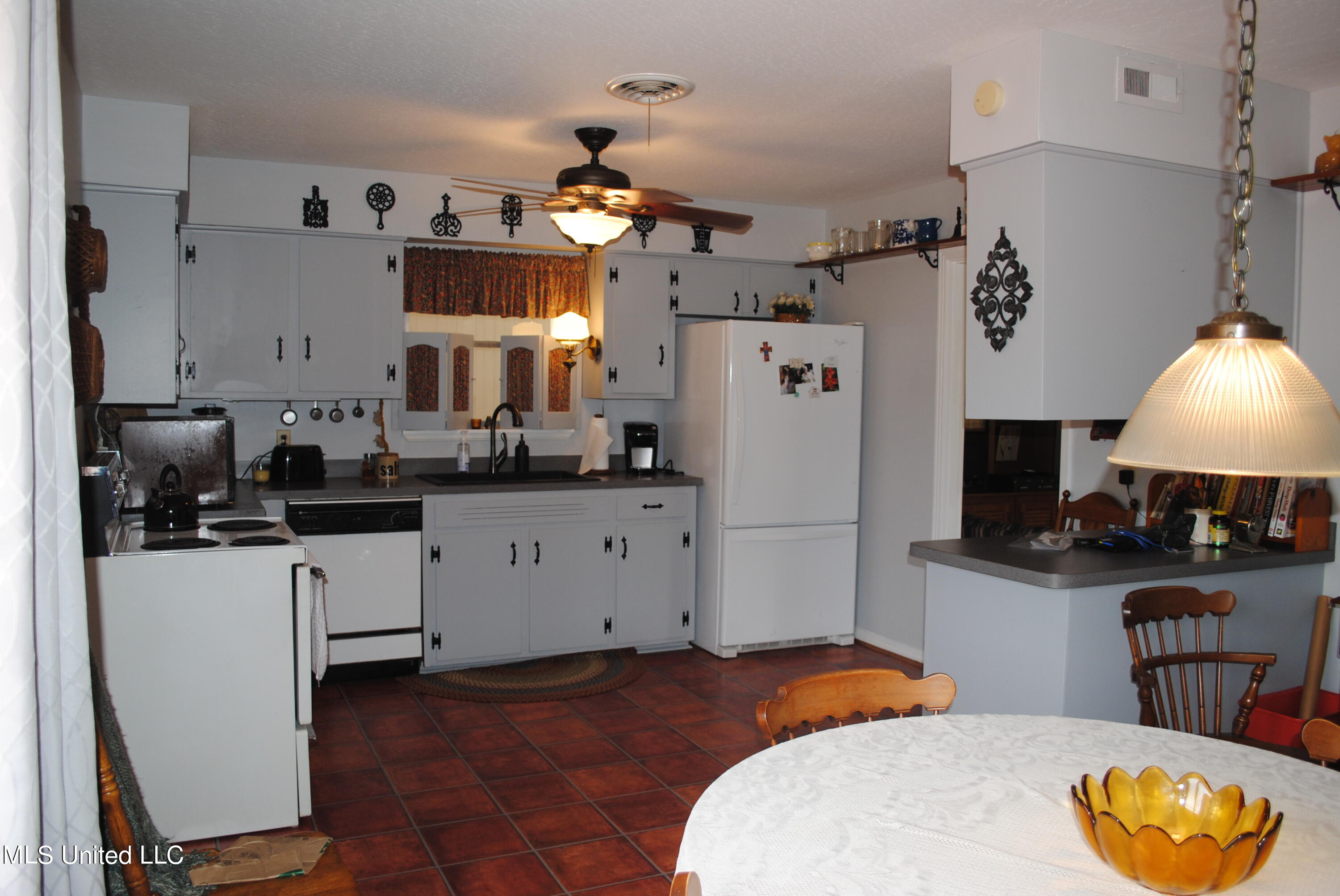 2478 Carter Road Biloxi, MS 39531 - Photo 8 of 27 DSC_4862