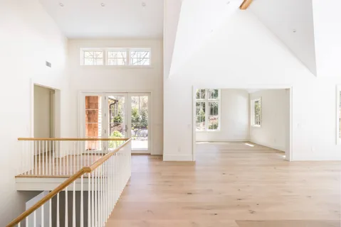 $4,995,000 | 21 Ocean Parkway, East Hampton, NY 11937
