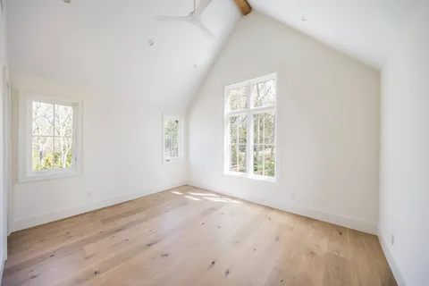$4,995,000 | 21 Ocean Parkway, East Hampton, NY 11937