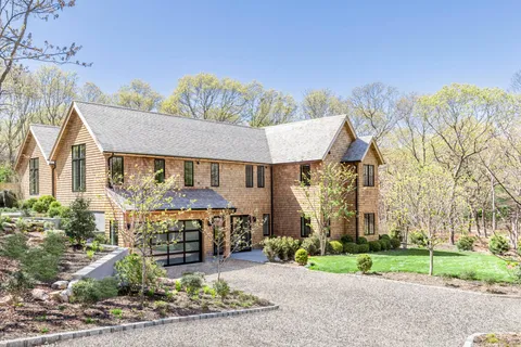 $4,995,000 | 21 Ocean Parkway, East Hampton, NY 11937