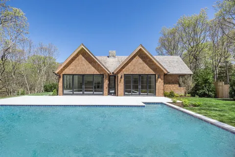 $4,995,000 | 21 Ocean Parkway, East Hampton, NY 11937