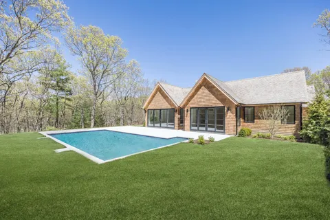 $4,995,000 | 21 Ocean Parkway, East Hampton, NY 11937