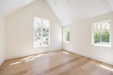 $4,995,000 | 21 Ocean Parkway, East Hampton, NY 11937