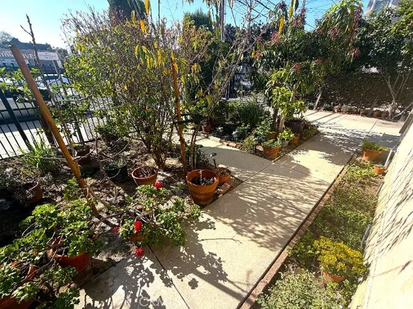 $3,500 | 1503 West Adams Boulevard, Los Angeles, CA 90007