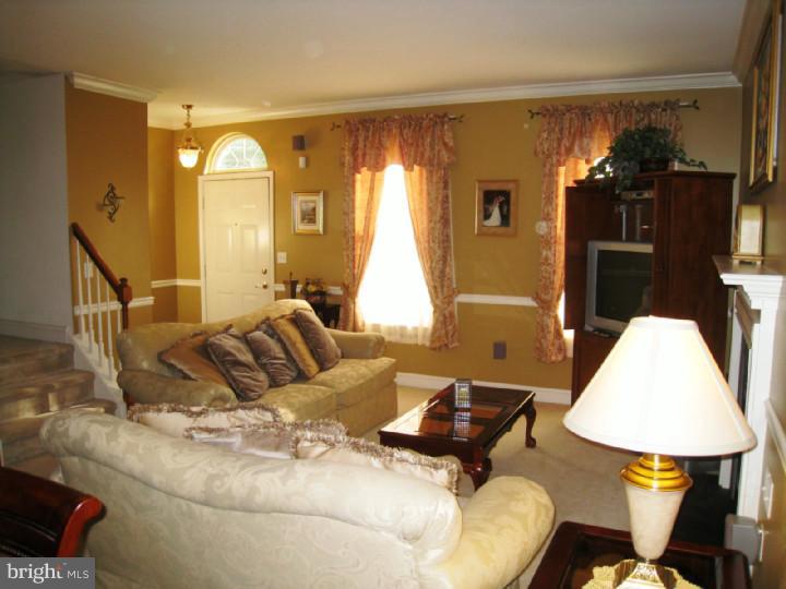 611 North Providence Road Media, PA 19063 - Photo 4 of 17 Living Room