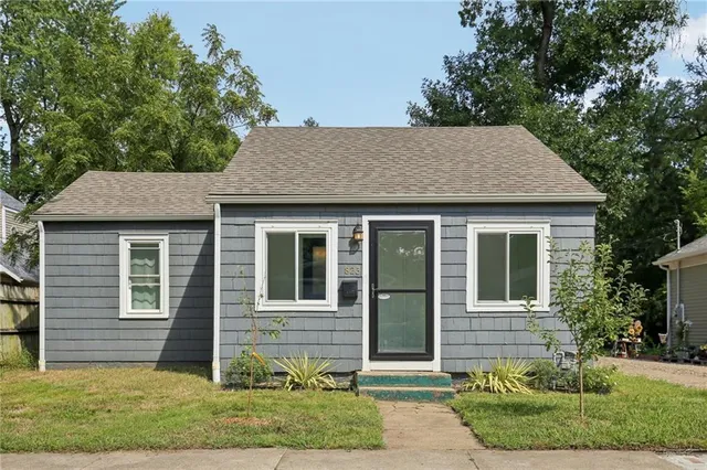 $188,450 | 823 South Tremont Avenue, Ottawa, KS 66067