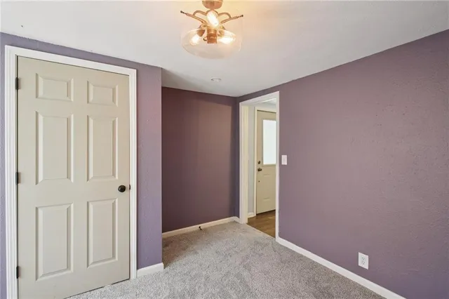 $188,950 | 823 South Tremont Avenue, Ottawa, KS 66067