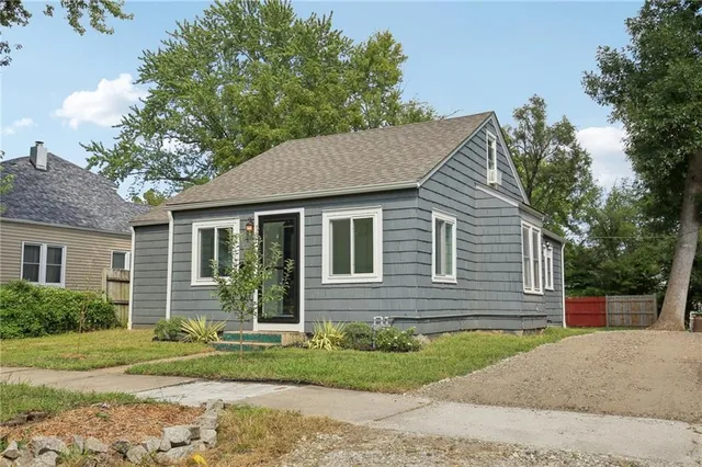 $188,950 | 823 South Tremont Avenue, Ottawa, KS 66067