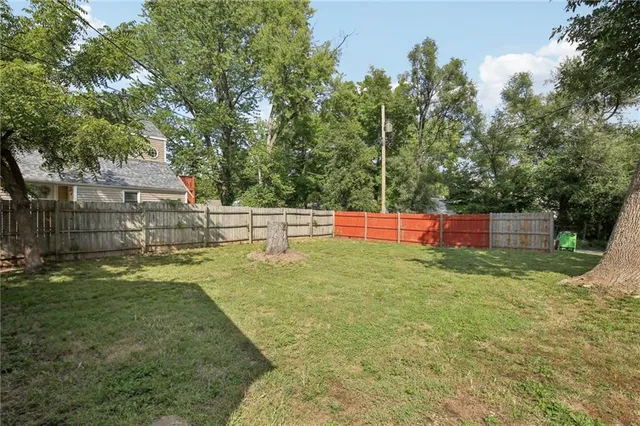 $188,450 | 823 South Tremont Avenue, Ottawa, KS 66067