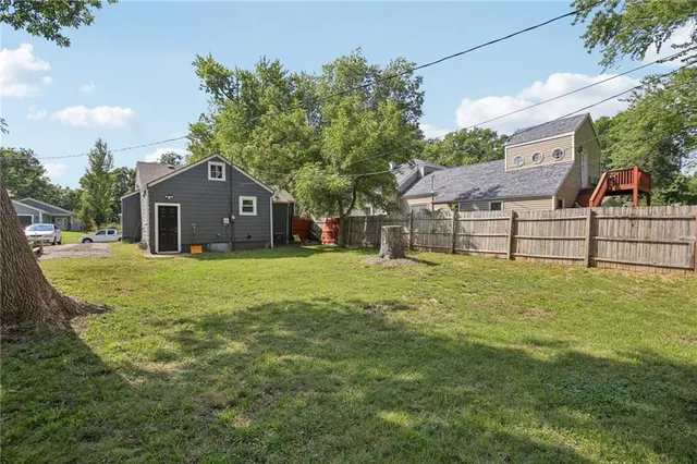 $188,950 | 823 South Tremont Avenue, Ottawa, KS 66067