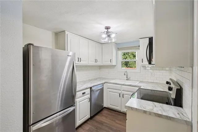 $188,450 | 823 South Tremont Avenue, Ottawa, KS 66067