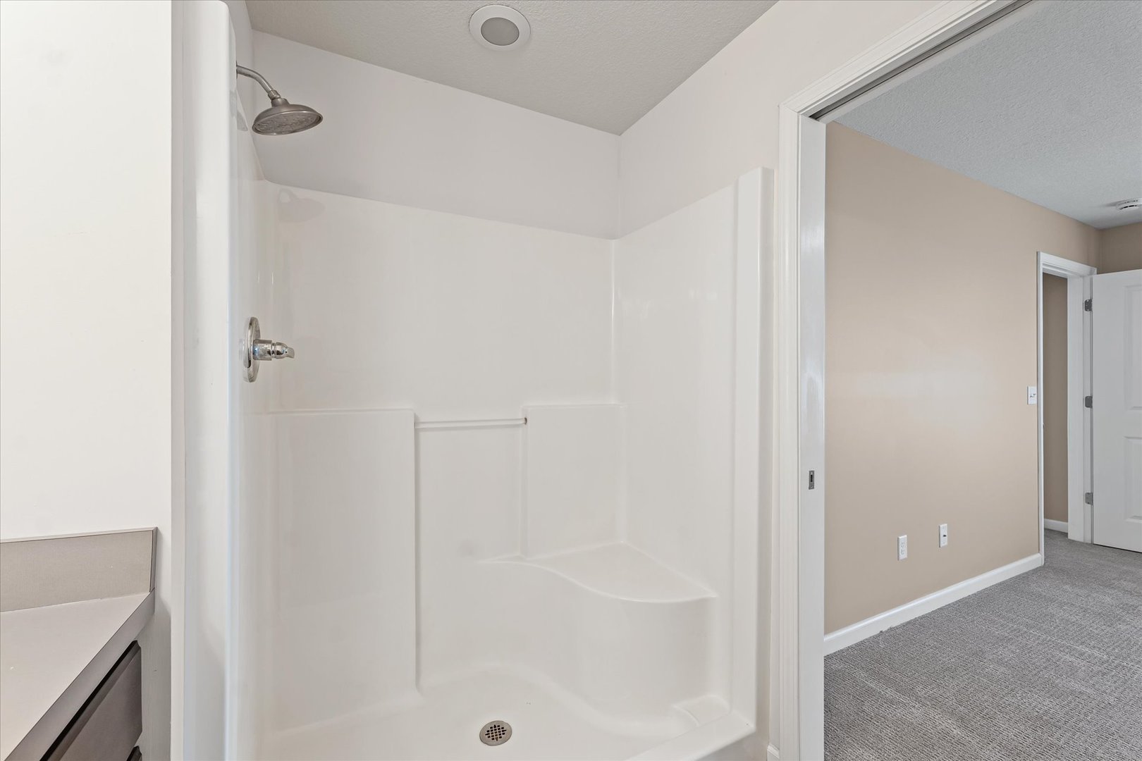 3109 Stanley Lane Champaign, IL 61822 - Photo 24 of 39 a bathroom with a bathtub