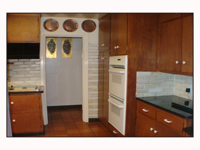 2746 Sherwood Road Columbus, OH 43209 - Photo 8 of 9