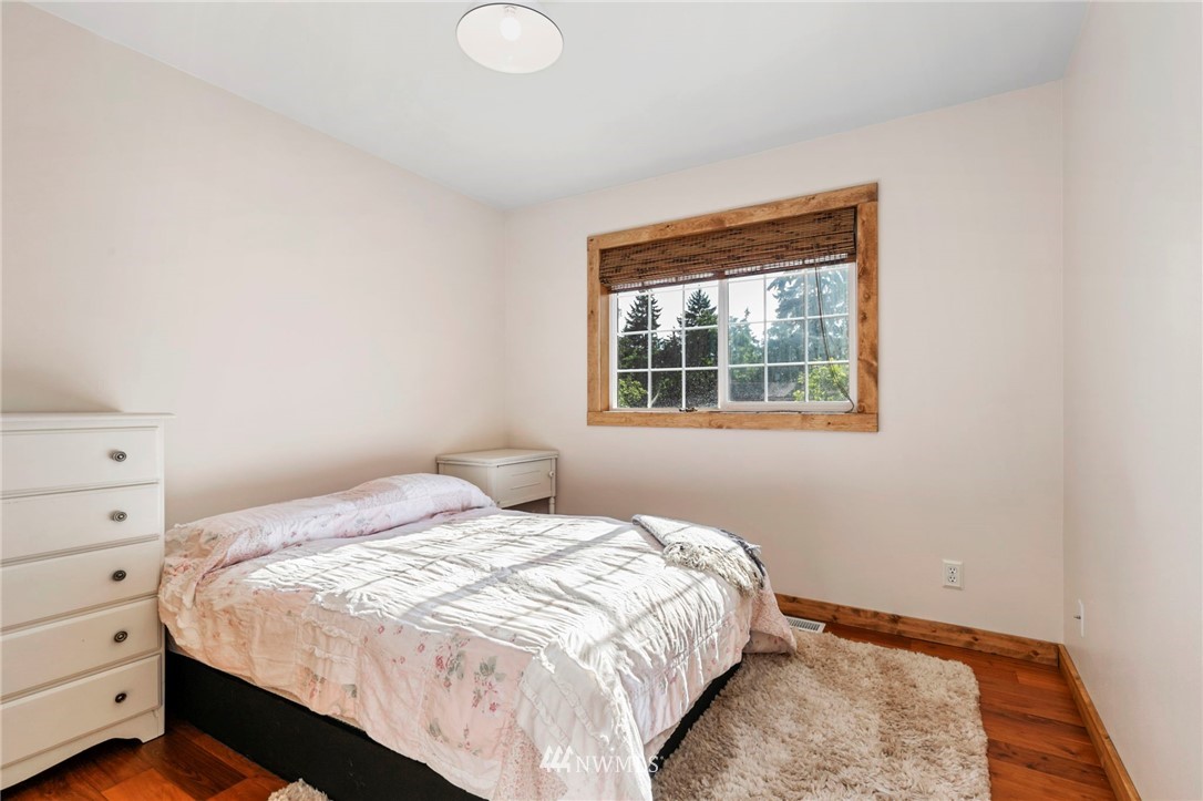 4364 Tracyton Beach Road Northwest Bremerton, WA 98310 - Photo 22 of 39 Gallery Image 22