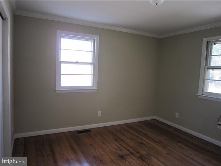515 Democrat Road Gibbstown, NJ 08027 - Photo 11 of 19 Bedroom - Main