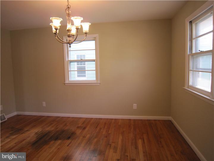 515 Democrat Road Gibbstown, NJ 08027 - Photo 6 of 19 Dining Room