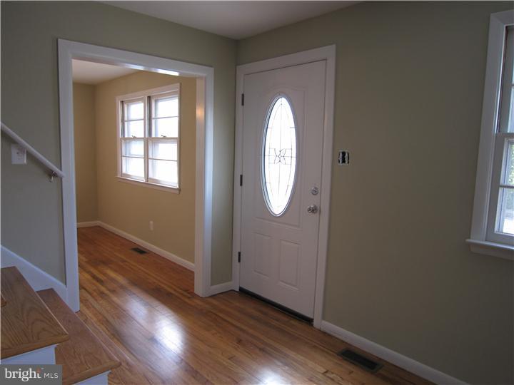 515 Democrat Road Gibbstown, NJ 08027 - Photo 9 of 19 Foyer