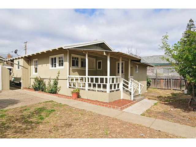 22 Bloomfield Road Burlingame, CA 94010 - Photo 7 of 8 a front view of a house with a yard