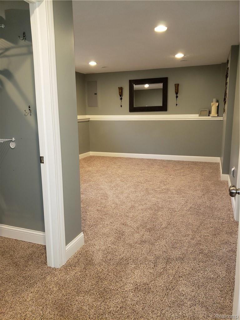 6504 Byron Road Howell, MI 48855 - Photo 23 of 36 20190505_201334.jpg