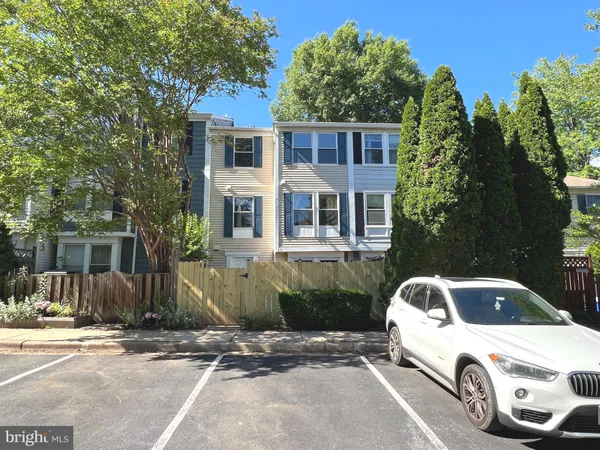 $385,000 | 48 Whitechurch Court, Germantown, MD 20874