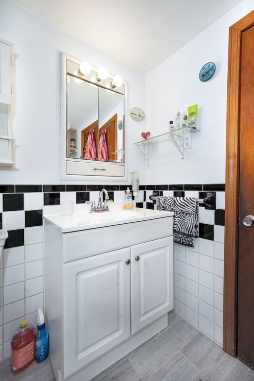 64 Rose Point Avenue Wareham, MA 02576 - Photo 17 of 31