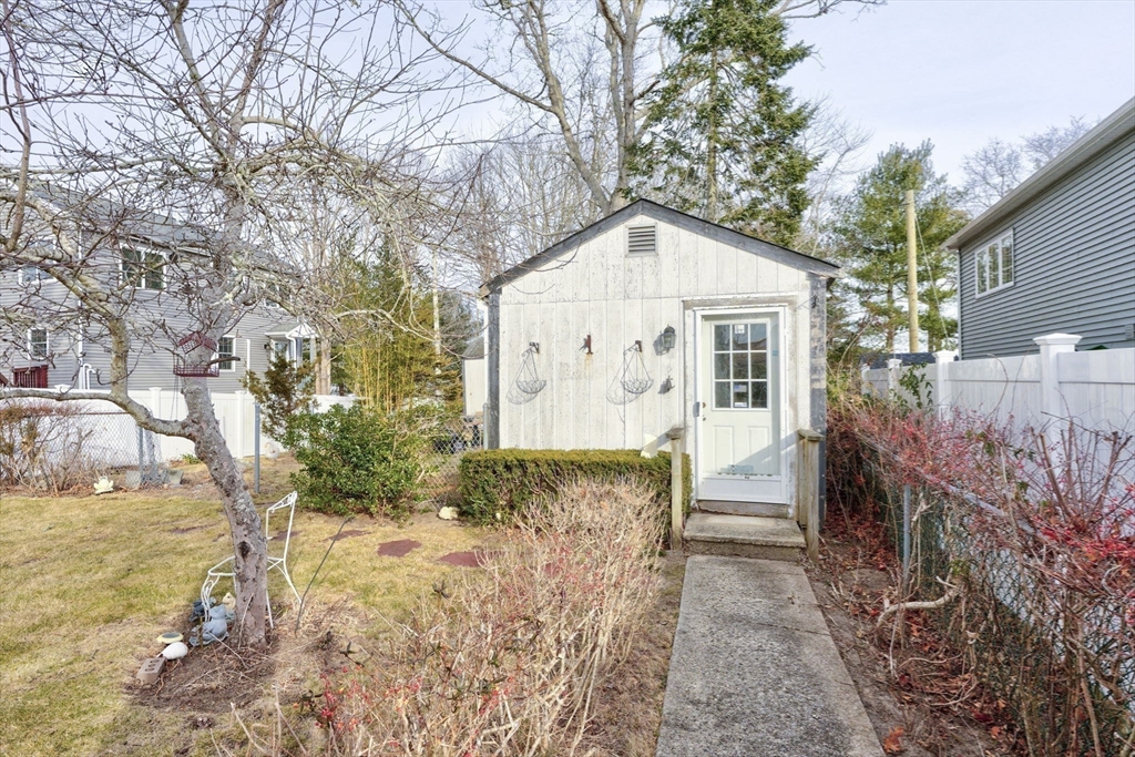 64 Rose Point Avenue Wareham, MA 02576 - Photo 18 of 31