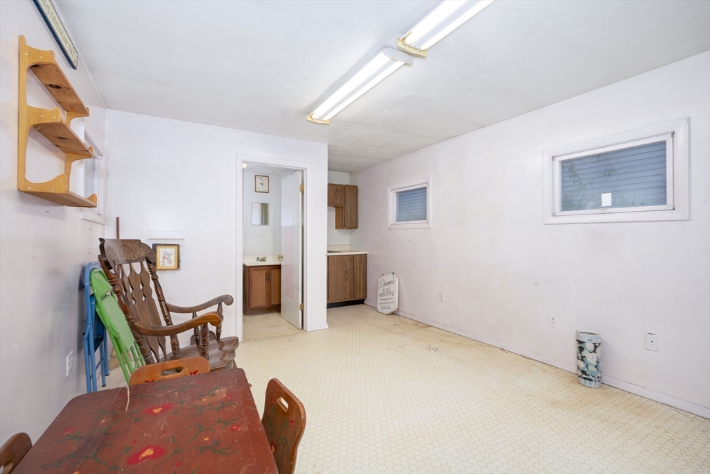 64 Rose Point Avenue Wareham, MA 02576 - Photo 21 of 31