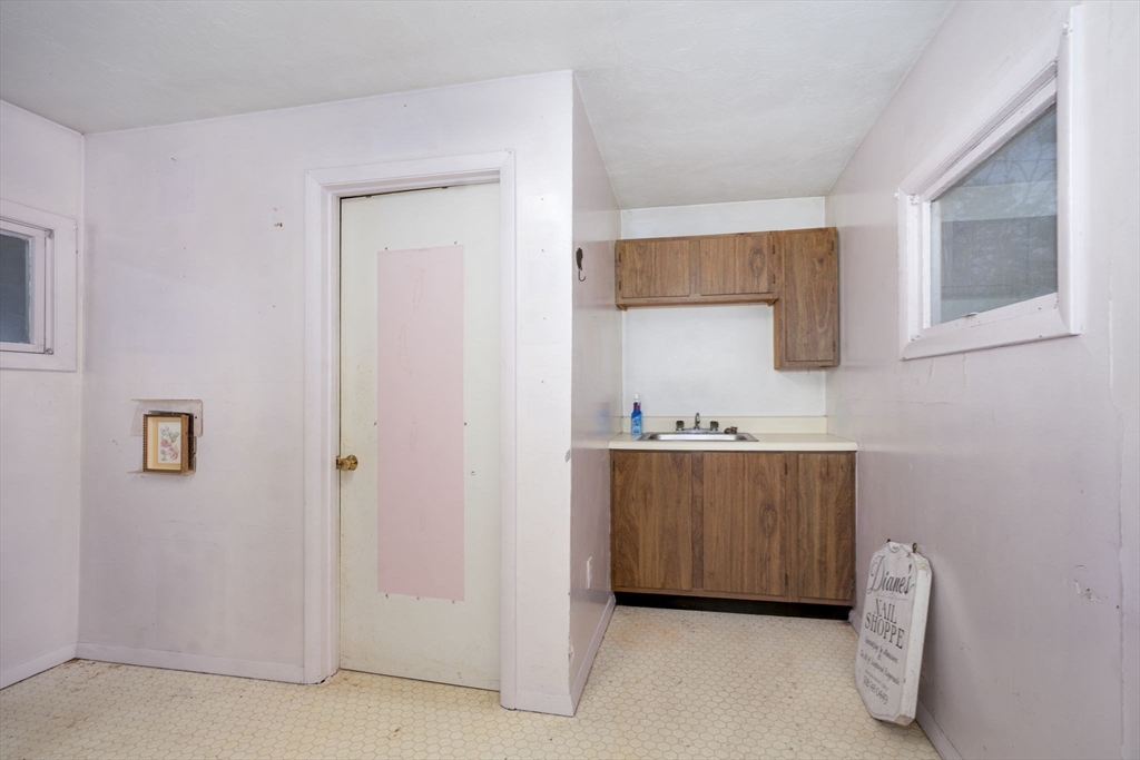 64 Rose Point Avenue Wareham, MA 02576 - Photo 23 of 31