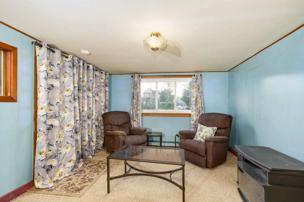 64 Rose Point Avenue Wareham, MA 02576 - Photo 3 of 31