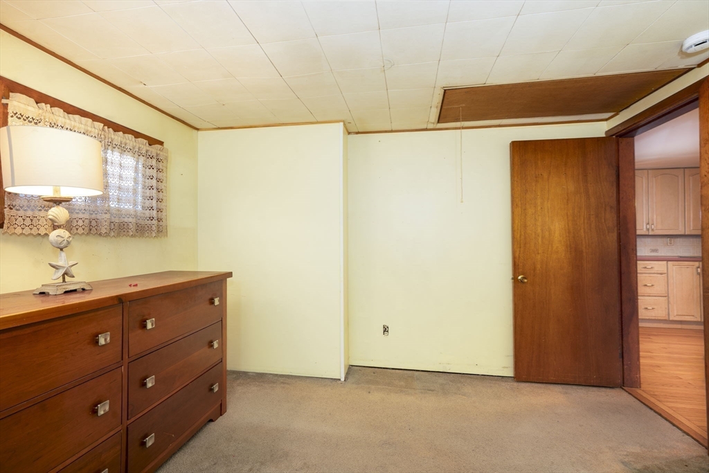 64 Rose Point Avenue Wareham, MA 02576 - Photo 10 of 31