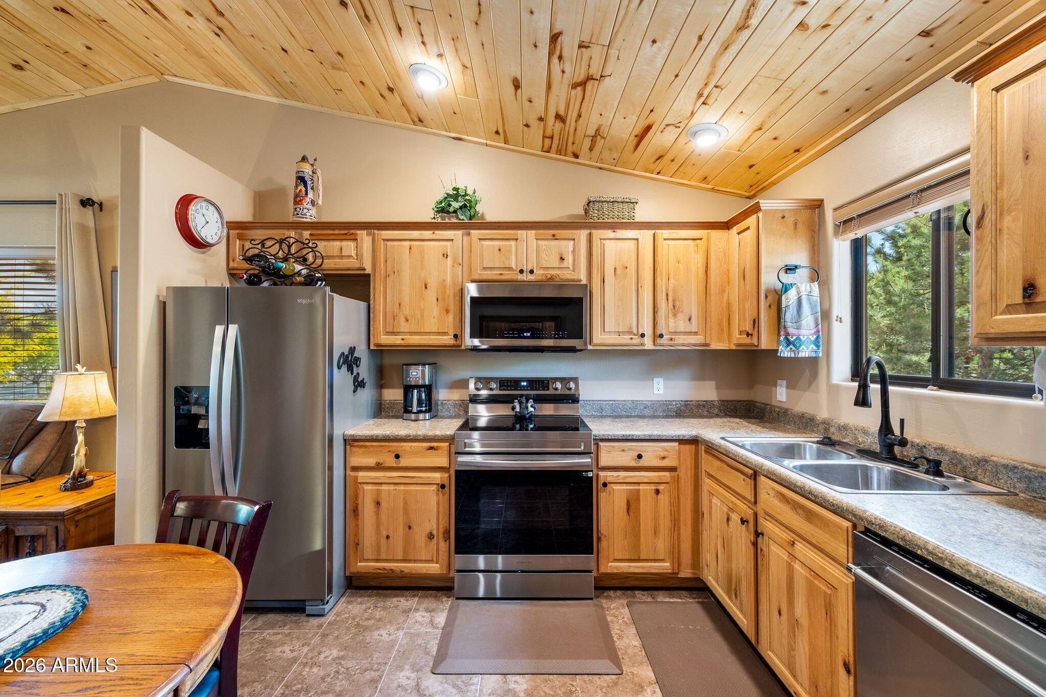 2336 Buffalo Loop Overgaard, AZ 85933 - Photo 5 of 41 KITCHEN