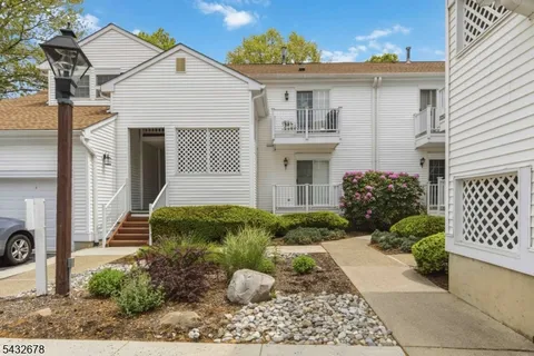 $379,000 | 34 Alexandria Way, Bernards, NJ 07920