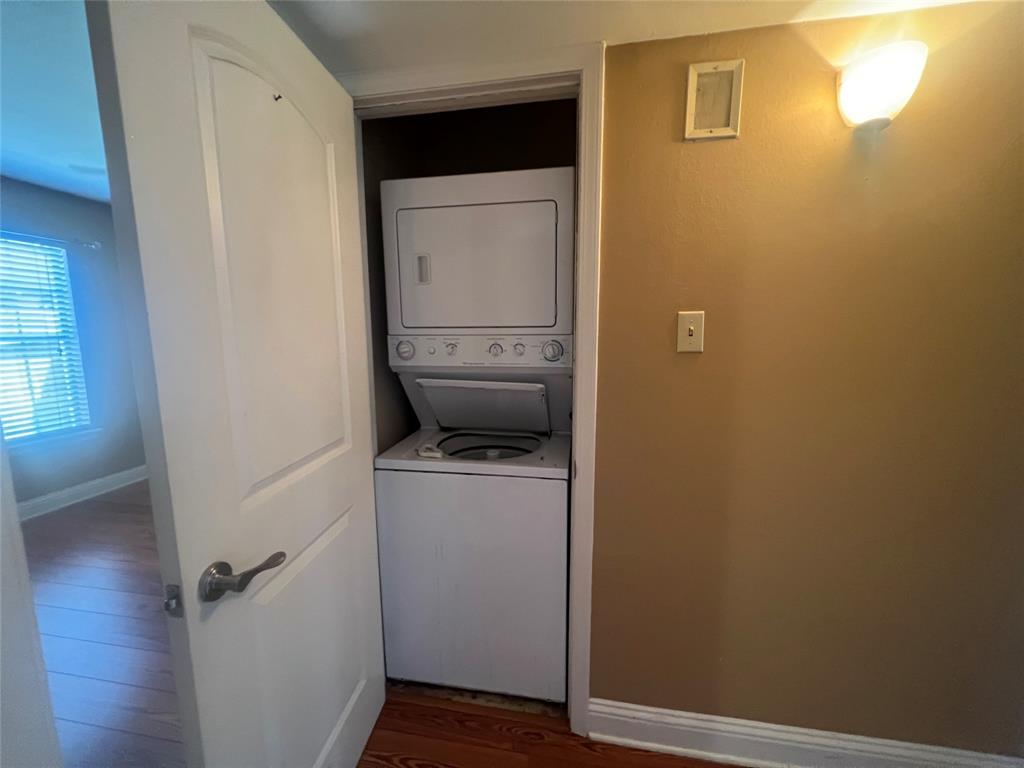 3730 Fairfield Avenue, Unit 129 Shreveport, LA 71104 - Photo 15 of 15 a utility room with dryer and washer