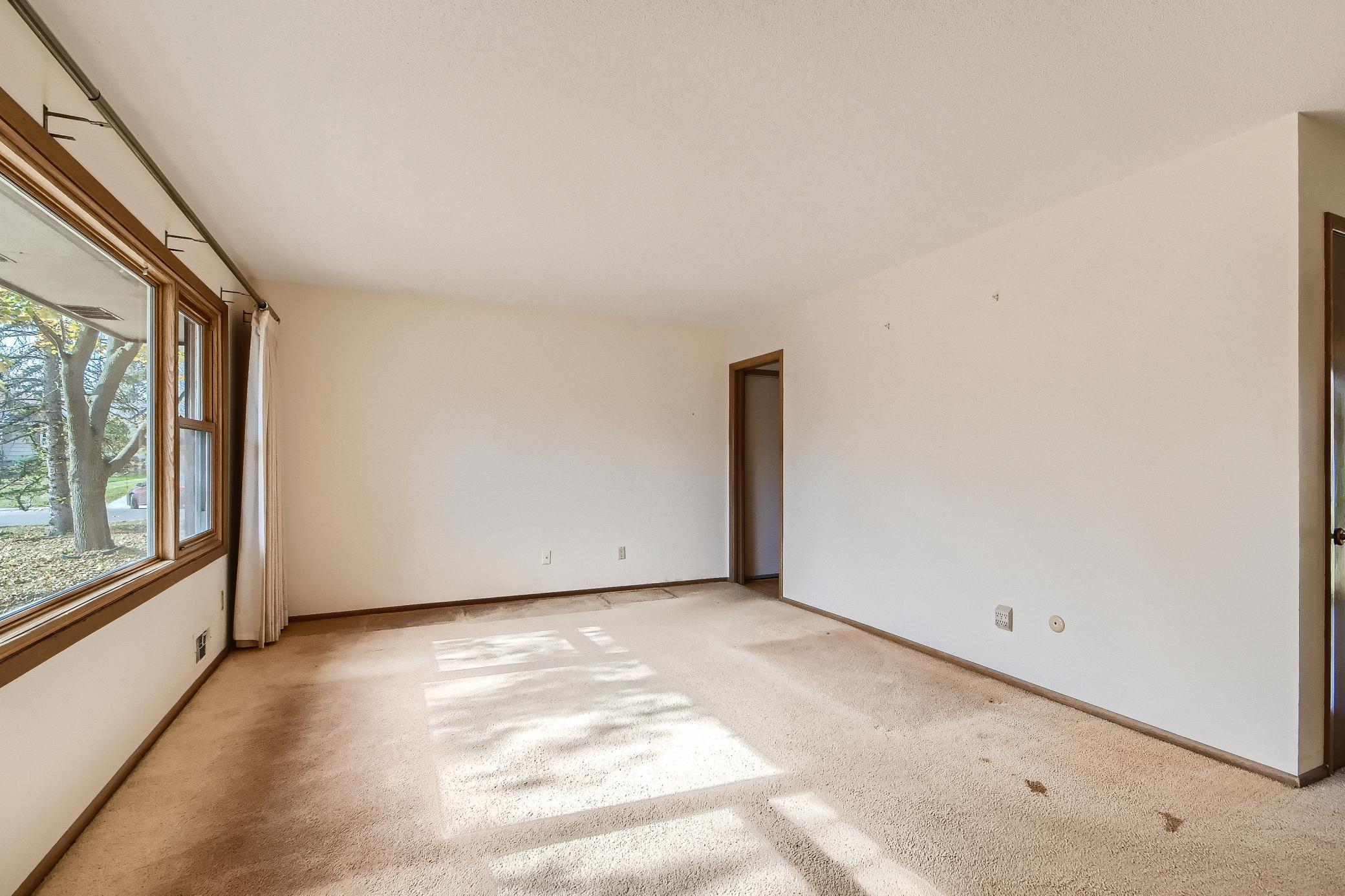 536 Benz Road New Brighton, MN 55112 - Photo 5 of 27 Gallery Image 5