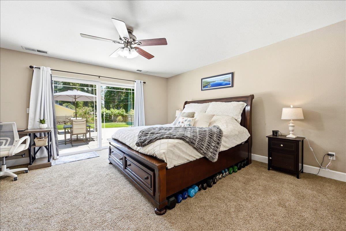 14240 Hollydale Road Grass Valley, CA 95945 - Photo 29 of 53 Large primary suite