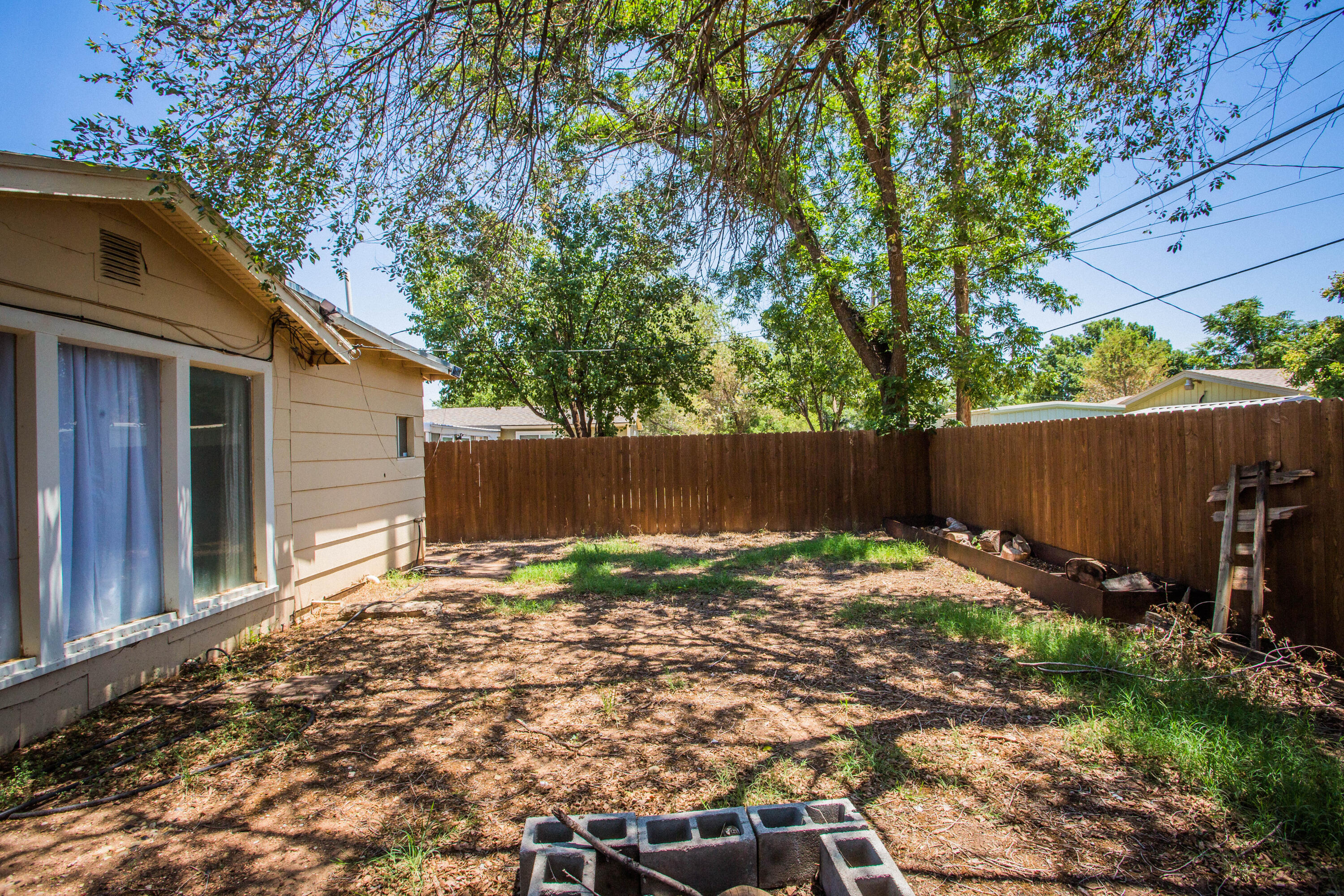 4213 40th Street Lubbock, TX 79413 - Photo 29 of 30 a backyard of a house