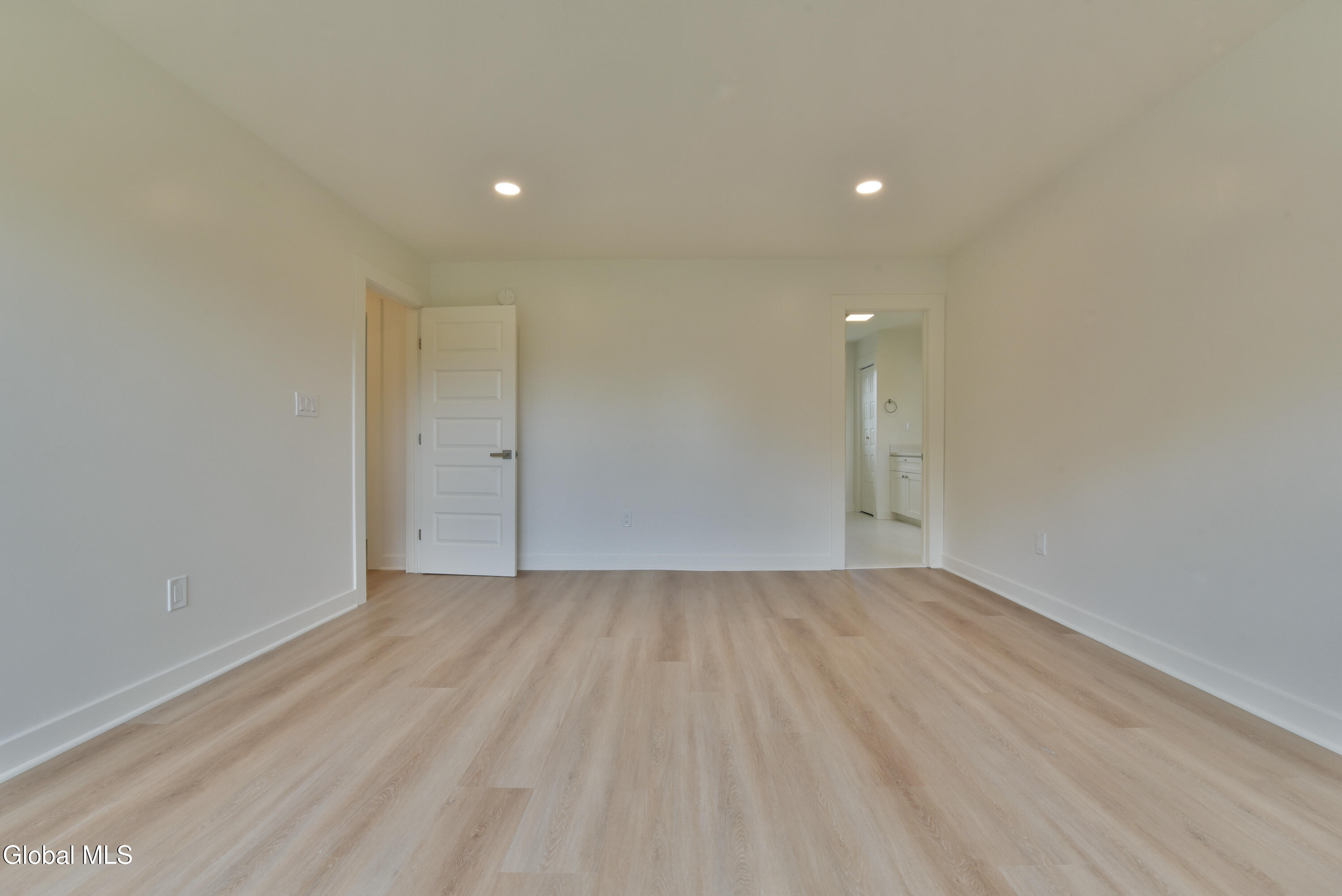 802 South Ravine Road Niskayuna, NY 12309 - Photo 38 of 60 35