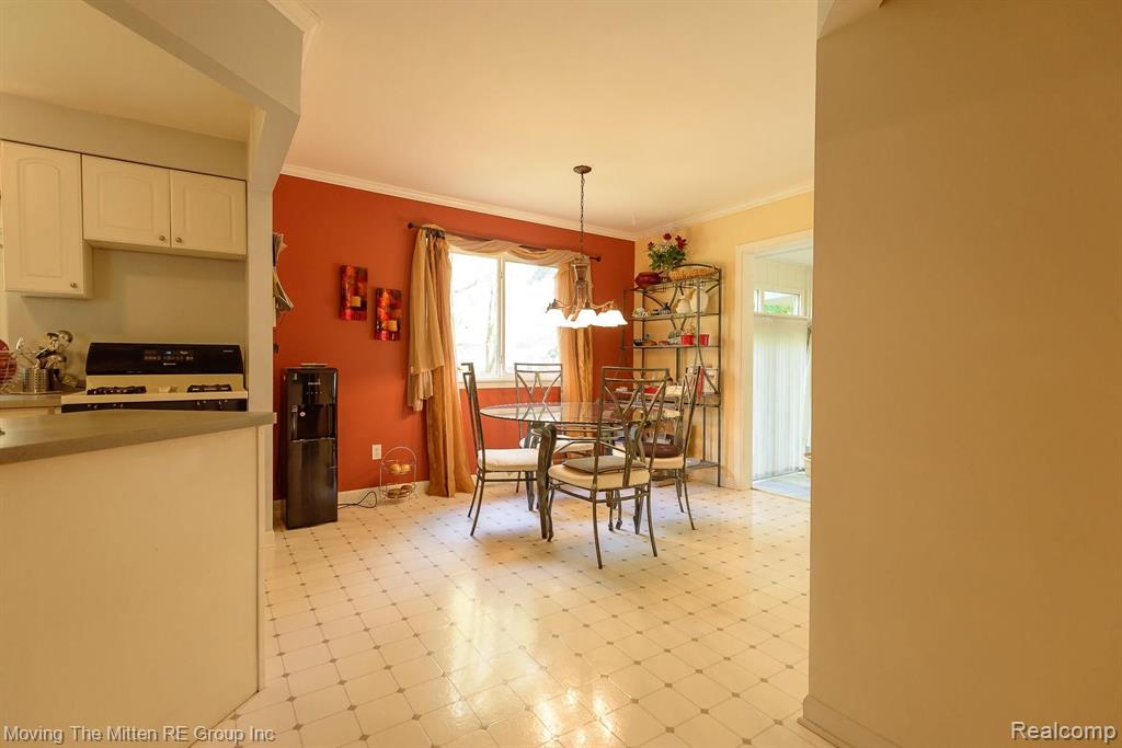 7301 Edwards Road Belleville, MI 48111 - Photo 8 of 44