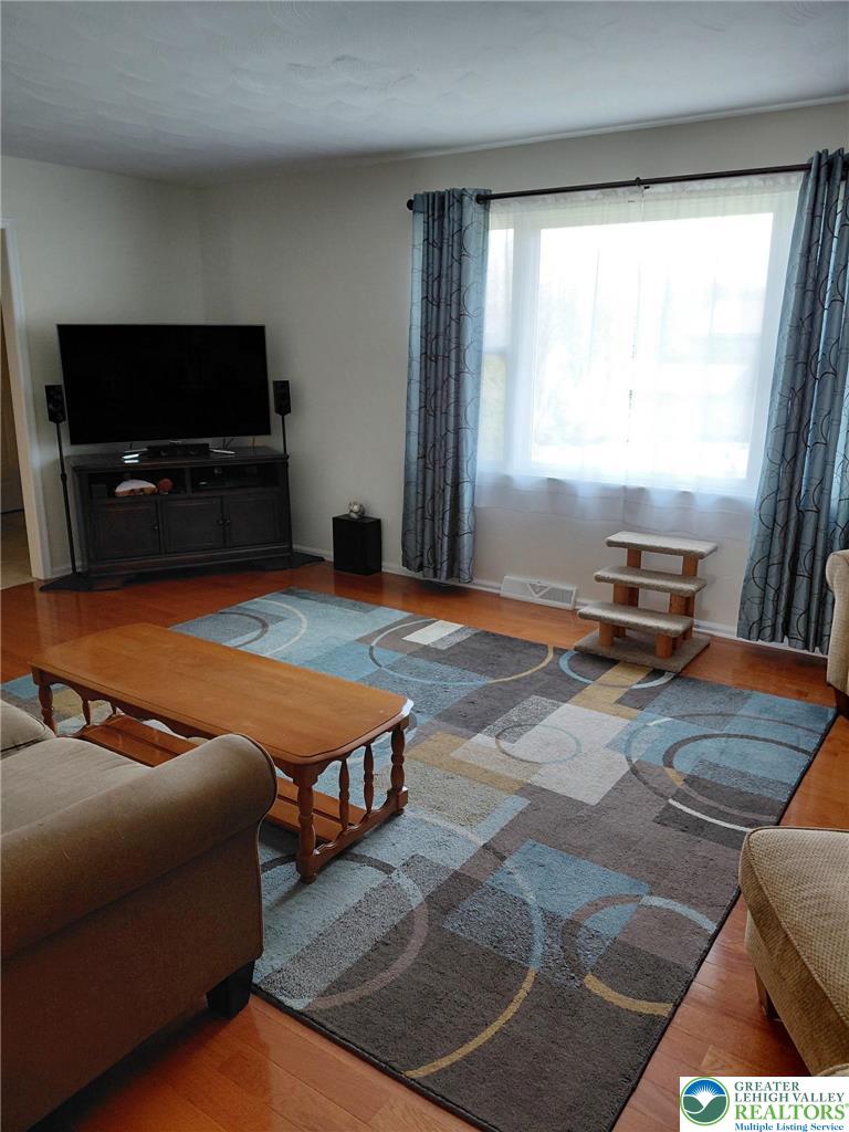 2802 Windy Hill Road Allentown, PA 18103 - Photo 9 of 36 Formal Living Room