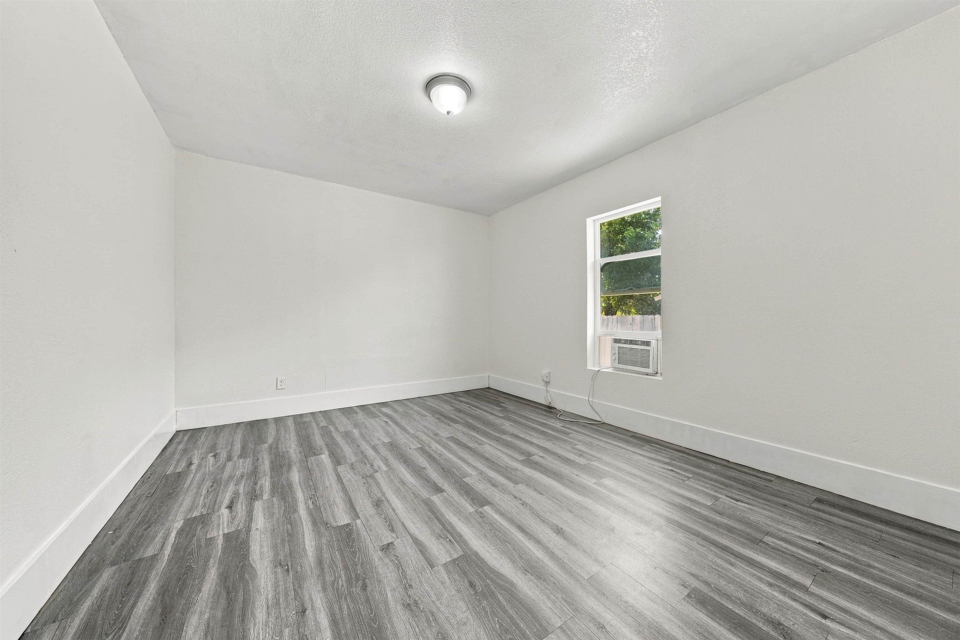 1105 Monroe Street Red Bluff, CA 96080 - Photo 12 of 26 Gallery Image 12