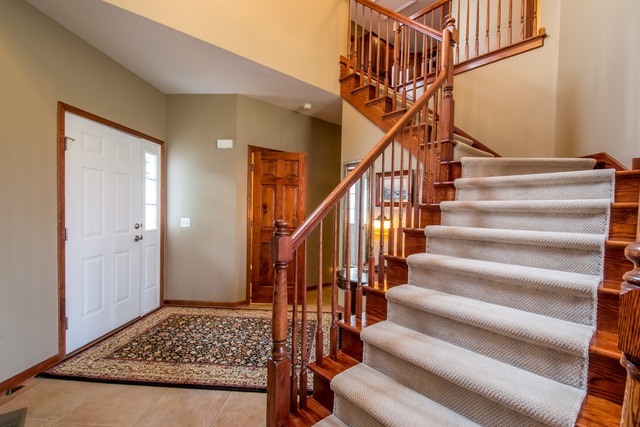 293 Ridge Road North Aurora, IL 60542 - Photo 2 of 21 a view of entryway