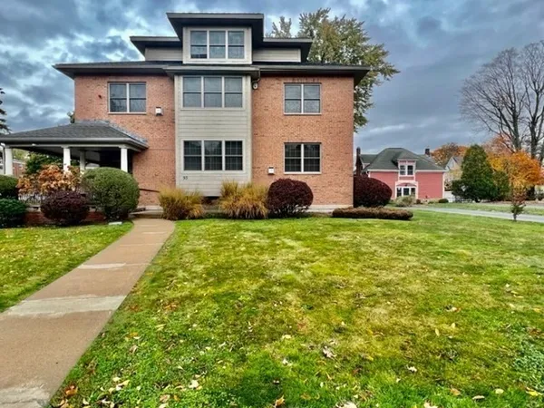 $2,050 | 93 West Emerson Street, Unit 100, Melrose, MA 02176