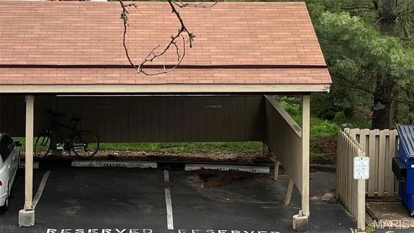 $1,300 | 717 Ridgeside Drive, Unit L, Ballwin, MO 63021