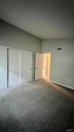 $1,300 | 717 Ridgeside Drive, Unit L, Ballwin, MO 63021